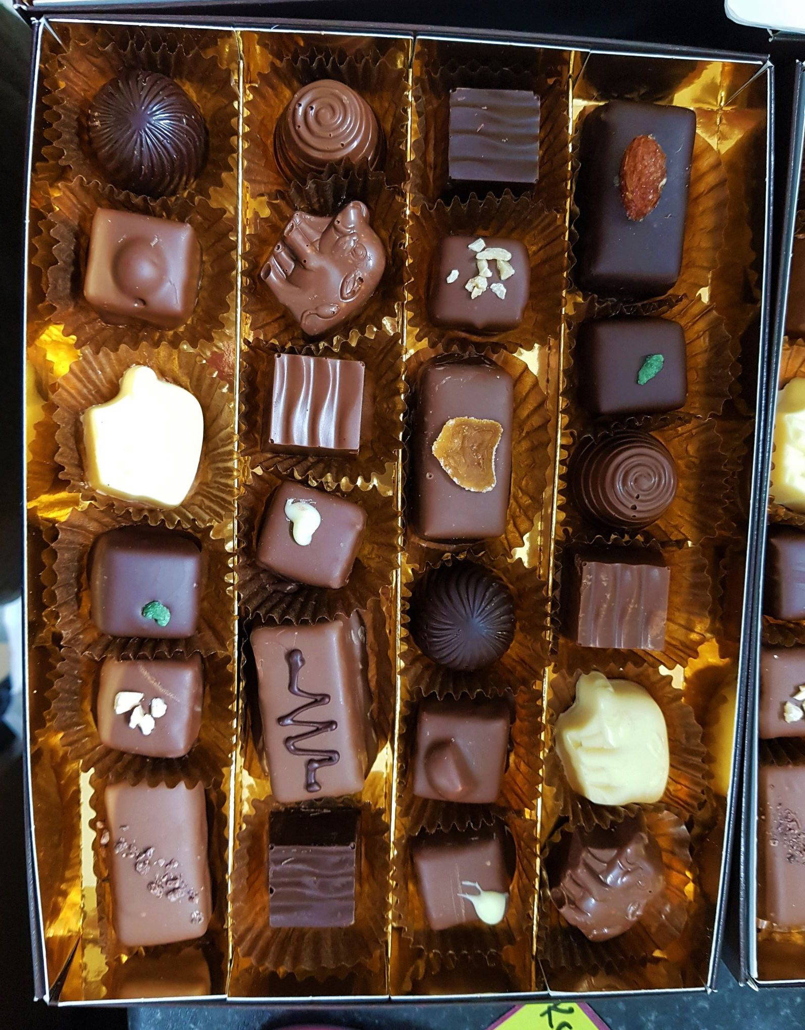 extra-large-selection-box-the-chocolate-bar